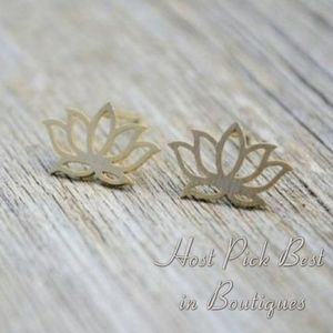 🌟3/$15 Host Pick Silver Lotus Earrings
